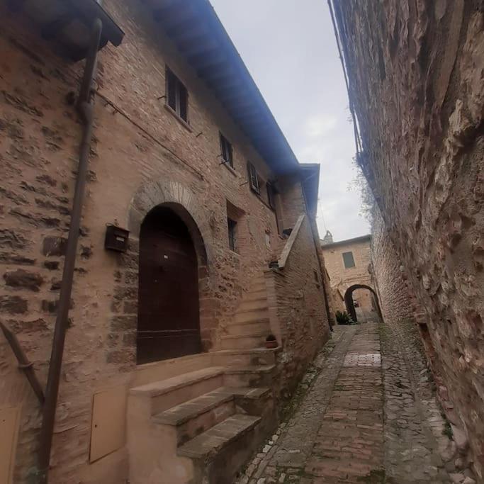 Вилла La Casa Di Monami Спелло Экстерьер фото